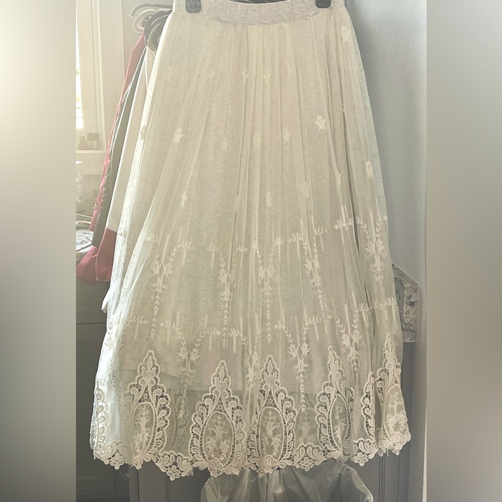 Beautiful Ecru Lace Maxi Skirt from Sundance! Fully Lined. Size Large. Spring!